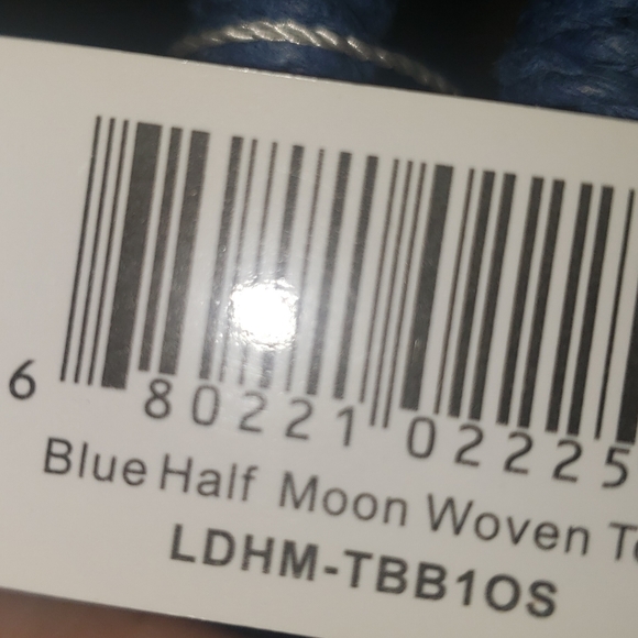 LuLu Dharma 1/2moon Weaved Top Handle Bag With Bonus Butterfly 🦋 WRISTLET NWT - Picture 3 of 8